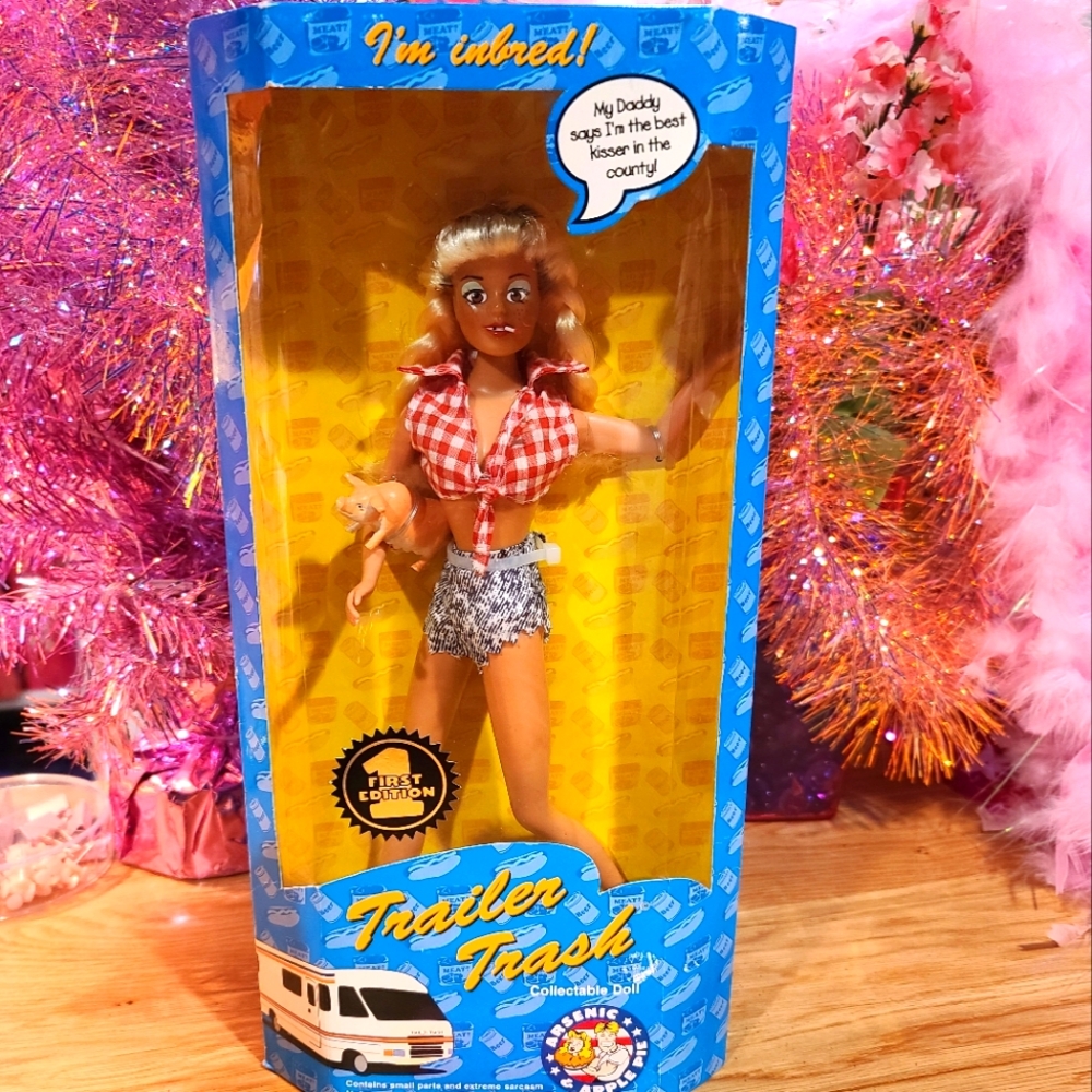 NIB! 1999 ARSNIC & APPLE PIE TRAILER TRASH DOLL!